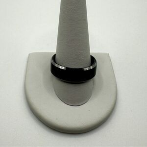 Men’s size 11 gunmetal black tungsten ring band